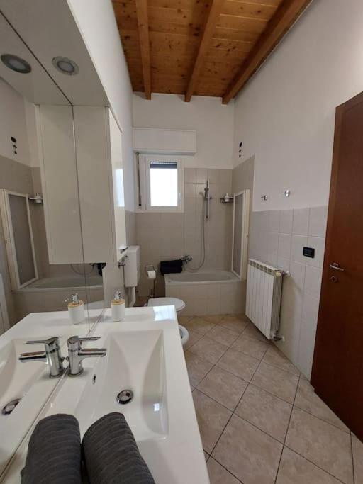 Bovísio-Masciago Milanese Smile Home! Graziosa Casa Con Parcheggio E Giardino מראה חיצוני תמונה
