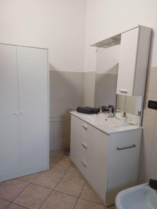 Bovísio-Masciago Milanese Smile Home! Graziosa Casa Con Parcheggio E Giardino מראה חיצוני תמונה