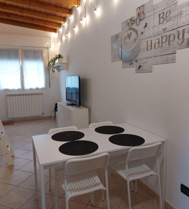Bovísio-Masciago Milanese Smile Home! Graziosa Casa Con Parcheggio E Giardino מראה חיצוני תמונה